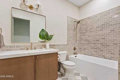 Bath - 4035 E Osborn Rd, Phoenix, AZ 85018 photo 9 of 9