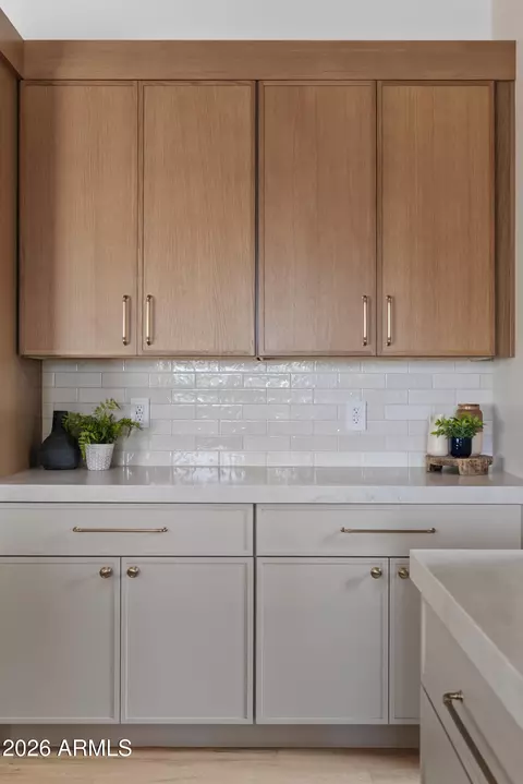 Kitchen - 4035 E Osborn Rd, Phoenix, AZ 85018 photo 8 of 9