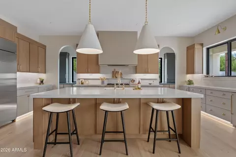 Kitchen - 4035 E Osborn Rd, Phoenix, AZ 85018 photo 3 of 9