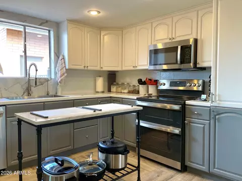 Kitchen - 110 Nighthawk Ave, Bisbee, AZ 85603 photo 2 of 5