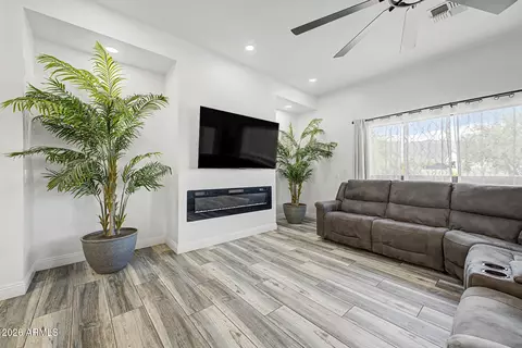 Living - 529 S Val Vista Rd, Apache Junction, AZ 85119 photo 1 of 2