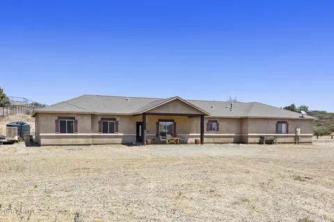 10930 S Banjo Way, Mayer, AZ 86333