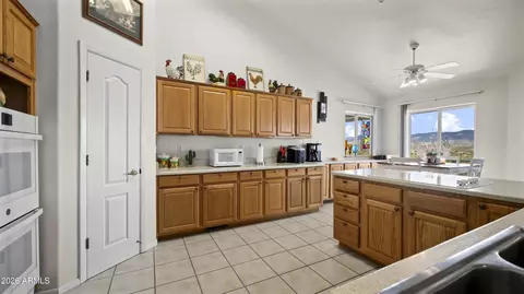 Kitchen - 14324 E Meadow Rd, Dewey, AZ 86327 photo 4 of 5