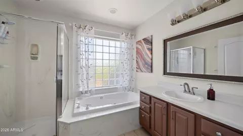 Bath - 14324 E Meadow Rd, Dewey, AZ 86327 photo 2 of 3