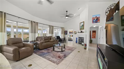 Living - 14324 E Meadow Rd, Dewey, AZ 86327 photo 2 of 3