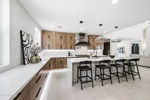 Kitchen - 4002 N 34th St, Phoenix, AZ 85018 photo 4 of 11