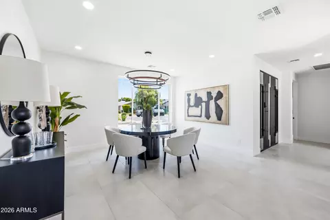Dining - 4002 N 34th St, Phoenix, AZ 85018 photo 1 of 3
