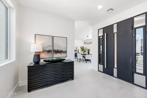 Entry Way - 4002 N 34th St, Phoenix, AZ 85018 photo 1 of 11