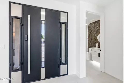 Entry Way - 4002 N 34th St, Phoenix, AZ 85018 photo 5 of 11