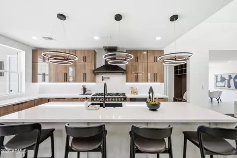 Kitchen - 4002 N 34th St, Phoenix, AZ 85018 photo 5 of 11