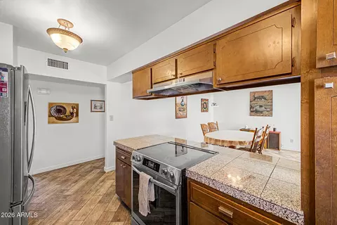 Kitchen - 2460 E Pebble Beach Dr, Tempe, AZ 85282 photo 3 of 3