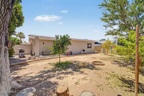 Exterior - 2460 E Pebble Beach Dr, Tempe, AZ 85282 photo 4 of 6