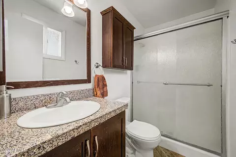 Bath - 2460 E Pebble Beach Dr, Tempe, AZ 85282 photo 1 of 2