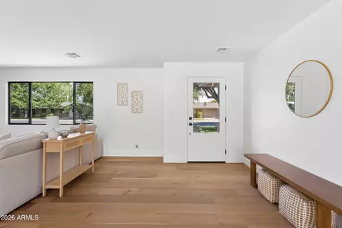 Entry Way - 144 E Winter Dr, Phoenix, AZ 85020 photo 1 of 2