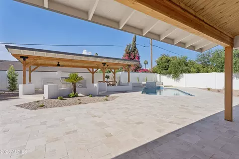 Exterior - 144 E Winter Dr, Phoenix, AZ 85020 photo 5 of 8