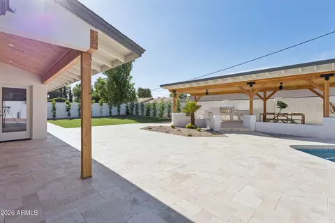 Exterior - 144 E Winter Dr, Phoenix, AZ 85020 photo 6 of 8