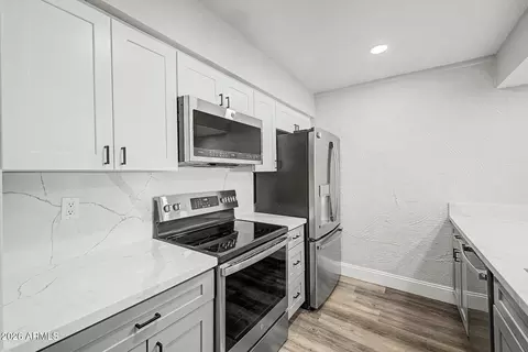 3314 N 68th St N #211, Scottsdale, AZ 85251