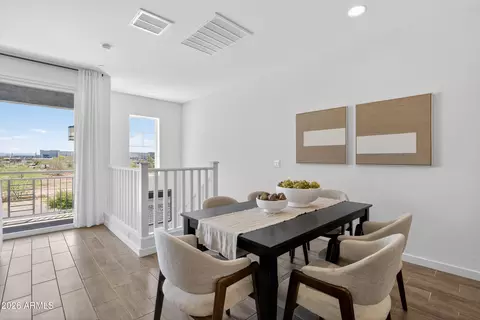 Dining - 8149 E Petunia Ave #1101, Mesa, AZ 85212 photo 1 of 3