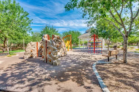 View/Area - 4674 E Maplewood St, Gilbert, AZ 85297 photo 29 of 63