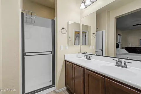 Bath - 4674 E Maplewood St, Gilbert, AZ 85297 photo 3 of 4