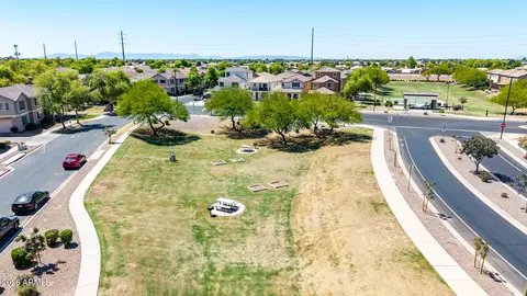 View/Area - 4674 E Maplewood St, Gilbert, AZ 85297 photo 18 of 63