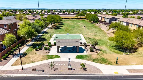 View/Area - 4674 E Maplewood St, Gilbert, AZ 85297 photo 9 of 63