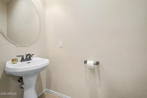 Bath - 4674 E Maplewood St, Gilbert, AZ 85297 photo 1 of 4
