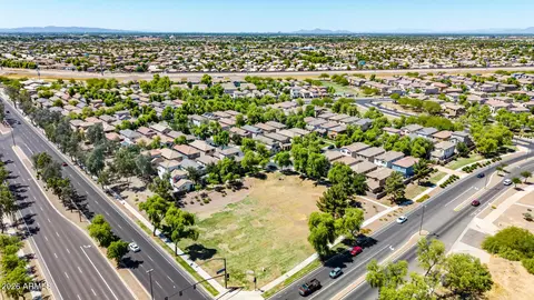 View/Area - 4674 E Maplewood St, Gilbert, AZ 85297 photo 13 of 63