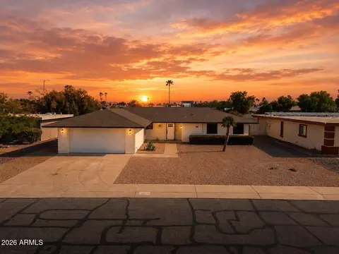 10610 W Garnette Dr, Sun City, AZ 85373