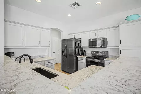 Kitchen - 6492 S View Ln, Gilbert, AZ 85298 photo 2 of 3