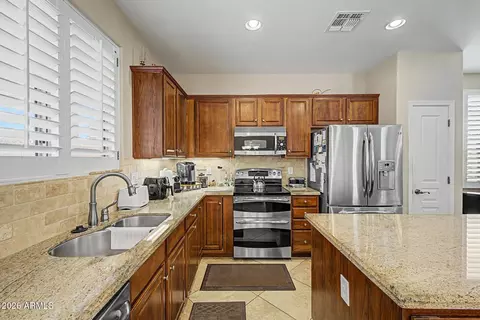 Kitchen - 4164 E Thunderheart Trl, Gilbert, AZ 85297 photo 2 of 3