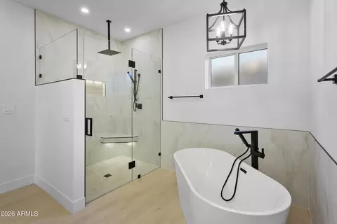 Bath - 7801 N 16th Ln, Phoenix, AZ 85021 photo 2 of 6