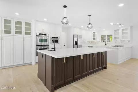 Kitchen - 7801 N 16th Ln, Phoenix, AZ 85021 photo 4 of 11