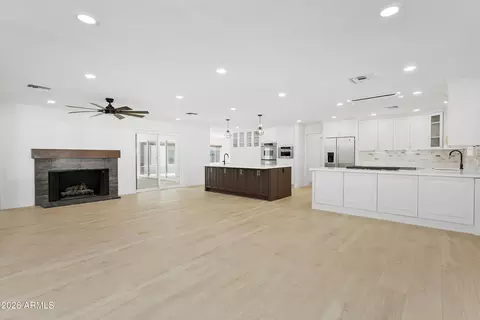 Living - 7801 N 16th Ln, Phoenix, AZ 85021 photo 1 of 7