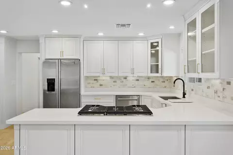 Kitchen - 7801 N 16th Ln, Phoenix, AZ 85021 photo 8 of 11