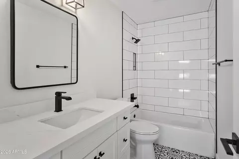 Bath - 7801 N 16th Ln, Phoenix, AZ 85021 photo 6 of 6