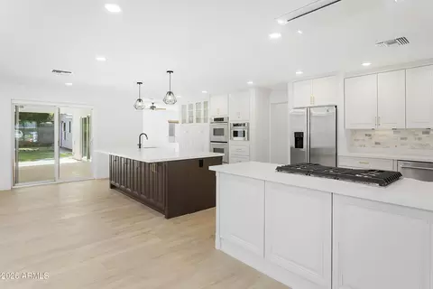 Kitchen - 7801 N 16th Ln, Phoenix, AZ 85021 photo 2 of 11