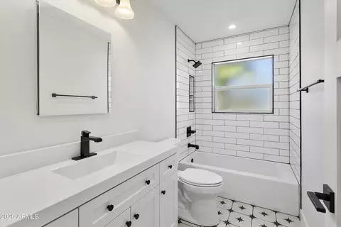 Bath - 7801 N 16th Ln, Phoenix, AZ 85021 photo 5 of 6