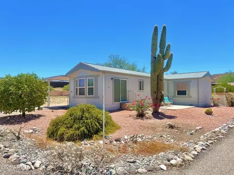 19500 E Gregory St #8, Black Canyon City, AZ 85324