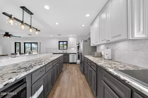 Kitchen - 1515 E Galvin St, Phoenix, AZ 85086 photo 2 of 4
