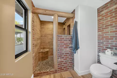 Bath - 1515 E Galvin St, Phoenix, AZ 85086 photo 1 of 2