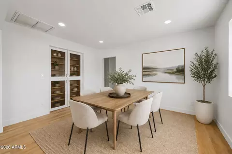 Dining - 1917 W Whitton Ave, Phoenix, AZ 85015 photo 1 of 1