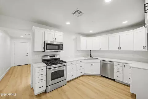 Kitchen - 1917 W Whitton Ave, Phoenix, AZ 85015 photo 2 of 2