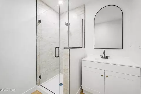 Bath - 1917 W Whitton Ave, Phoenix, AZ 85015 photo 2 of 4