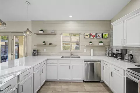 Kitchen - 338 S Monterey St, Gilbert, AZ 85233 photo 2 of 4