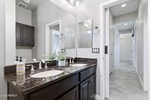 Bath - 1142 E Bajor St, Gilbert, AZ 85298 photo 4 of 9