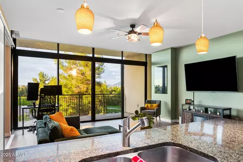 208 W Portland St #360, Phoenix, AZ 85003