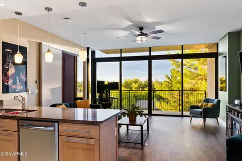 208 W Portland St #360, Phoenix, AZ 85003
