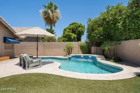 Exterior - 1751 S Oak St, Gilbert, AZ 85233 photo 5 of 7