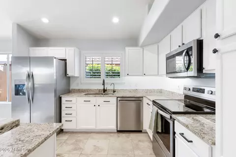 Kitchen - 1751 S Oak St, Gilbert, AZ 85233 photo 5 of 5
